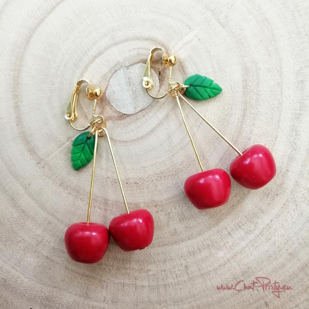 Clips d'oreilles dorées cerises