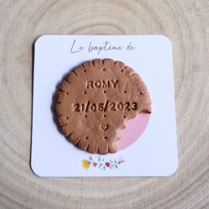 Biscuit aimanté personnalisé pour baptême à offrir aux invités