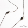 Chaîne fine bronze et pendentif perle blanche – détail du bijou