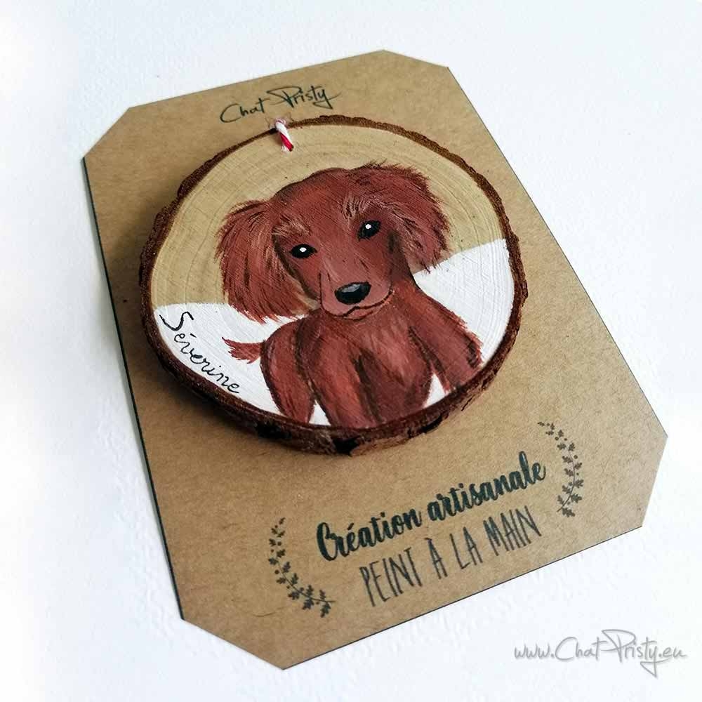 Décoration de Noël en rondin de bois avec portrait peint à la main d’un petit chien roux