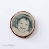 Décoration aimantée en bois avec portrait photo sur rondin naturel