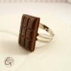 Bague chocolat réglable – Détail du support argenté