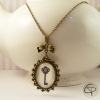 Sautoir fantaisie femme clef stylisée