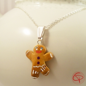 collier avec petit bonhomme en pain d'épices