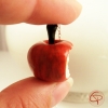 pendentif petite pomme croquée modele a la main bijou raffine