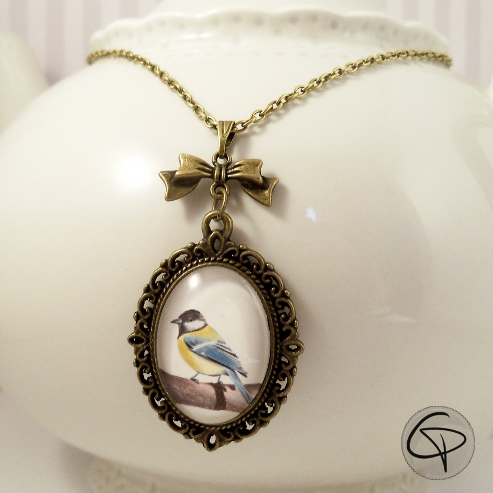 pendentif femme dessin mesange bijou avec illustration créateur