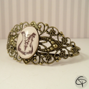 bracelet manchette corset