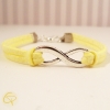 Bracelet suédine jaune clair avec infini bijou original pour petite fille