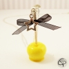 Sautoir pendentif pomme d'amour jaune vif avec un nœud ruban noir