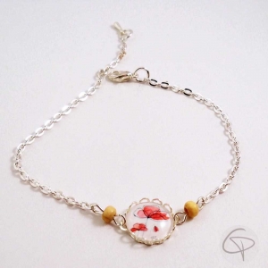 Bracelet femme avec médaillon coquelicot peint à l'aquarelle – Chat Pristy