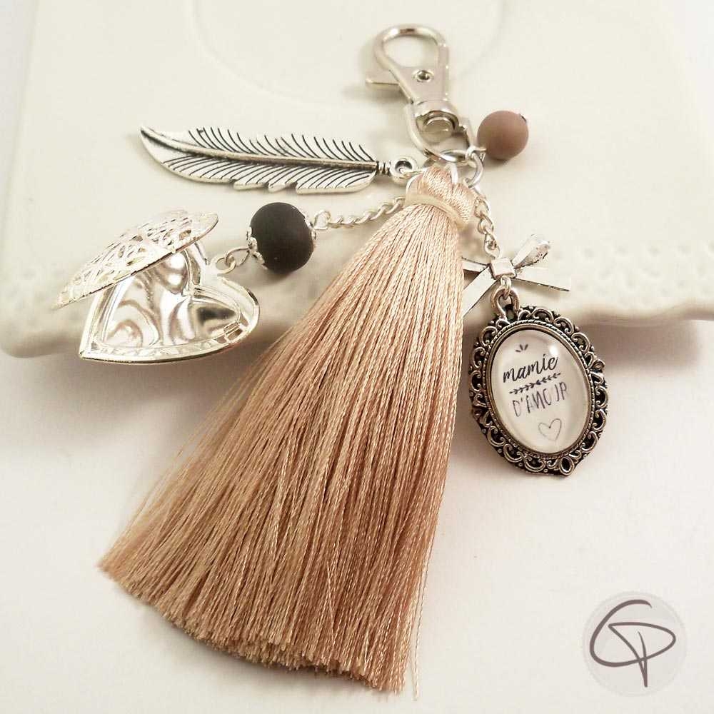 Porte-clé bijou pour sac mamie médaillon cœur qui s'ouvre cadeau original
