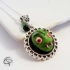 collier médaillon tête de zombie monstre vert bijou halloween