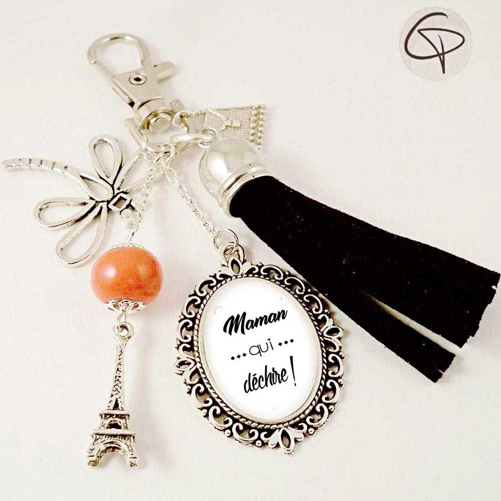 Bijou de sac pompon noir personnalisé maman qui déchire