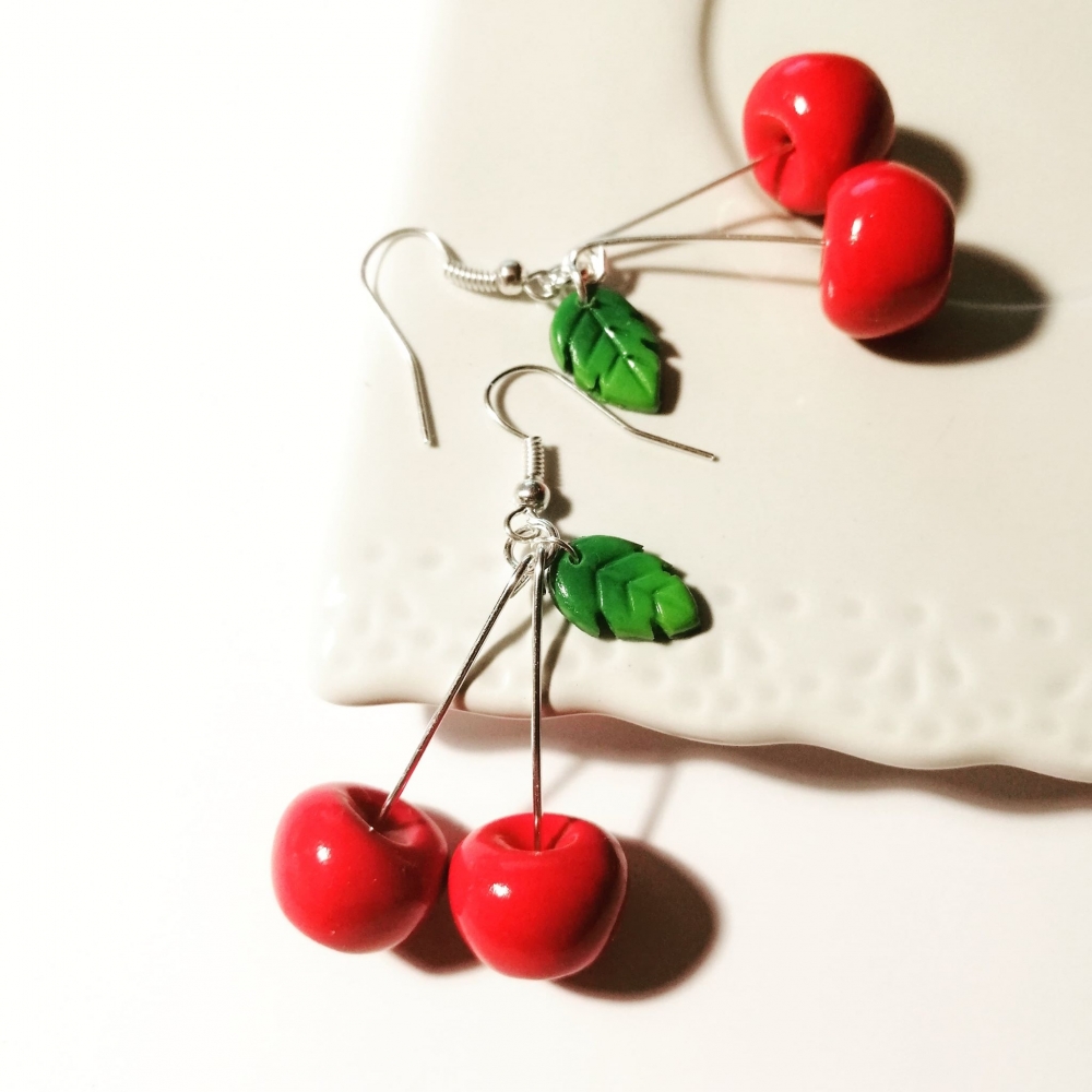 boucles d'oreilles cerises vintage