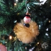 boule de Noël originale en forme de poupée avec pompon organza couleur dorée