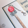 Signet en forme de règle droite avec médaillon chat couleur corail bonne fête mamie