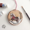 Rondin en bois avec cheval peint à la main à mettre dans le sapin de Noël