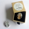 Broche photo personne décédée avec boîte cadeau