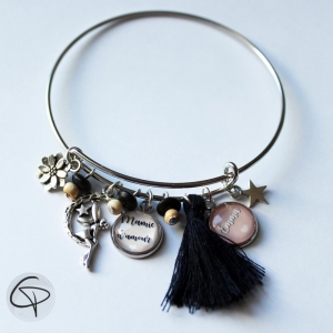 Bracelet avec médaille personnalisable pour grand-mère